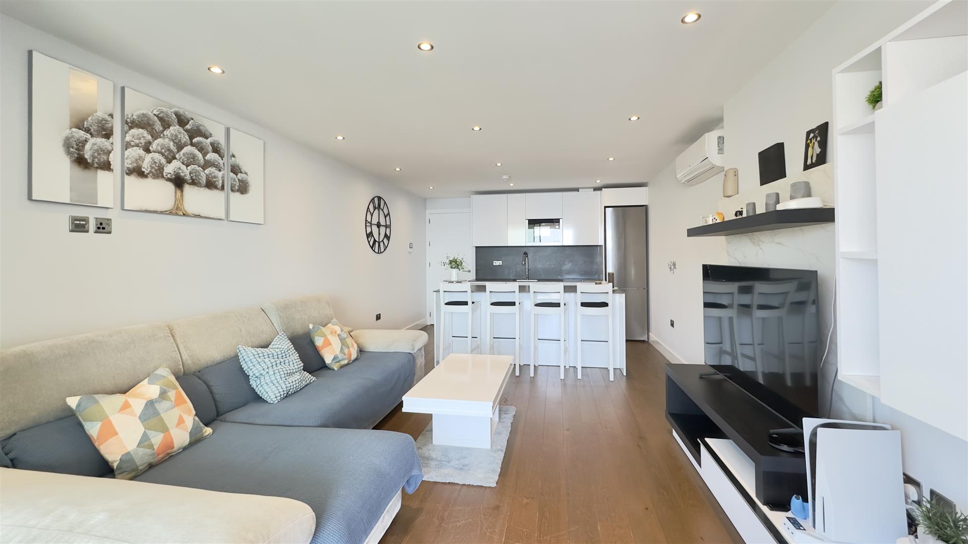 Image of Apartment - 3 Bedrooms - 2 Bathrooms for Sale in Arengos Gardens-Gibraltar, Image 4